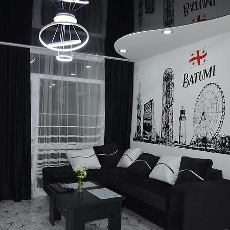 Studio "Black - White" บาทูมิ ภายนอก รูปภาพ