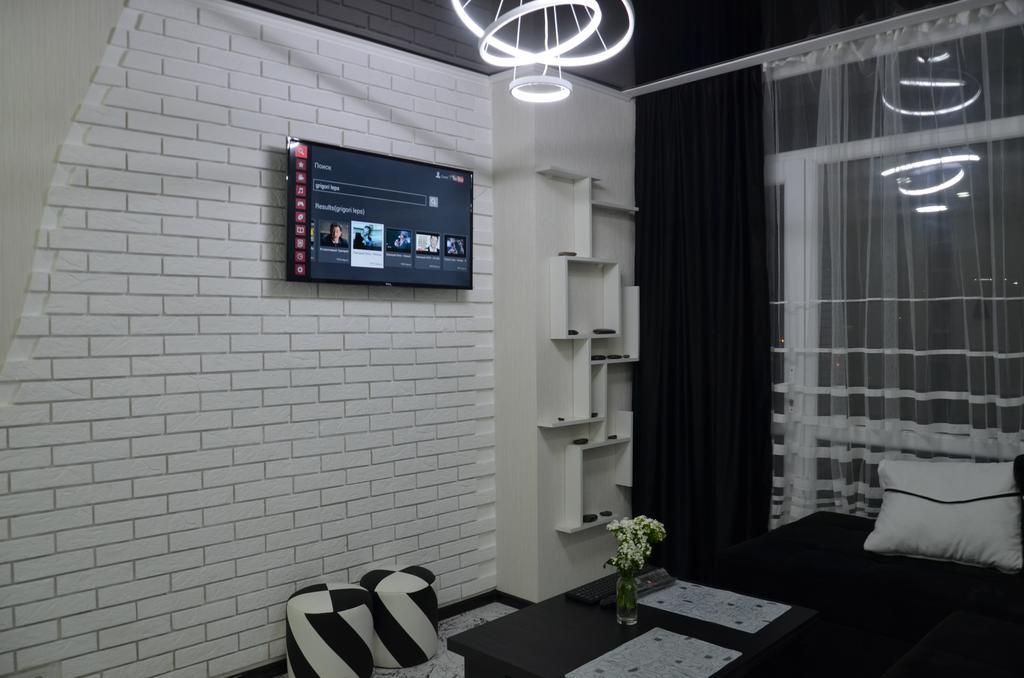 Studio "Black - White" บาทูมิ ภายนอก รูปภาพ