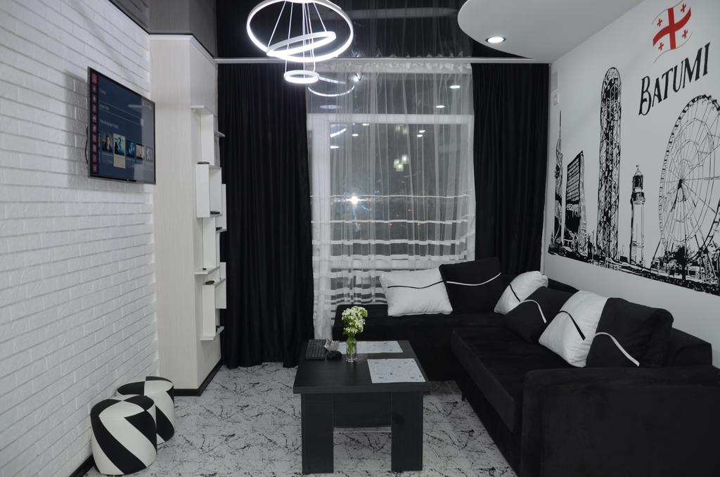 Studio "Black - White" บาทูมิ ภายนอก รูปภาพ