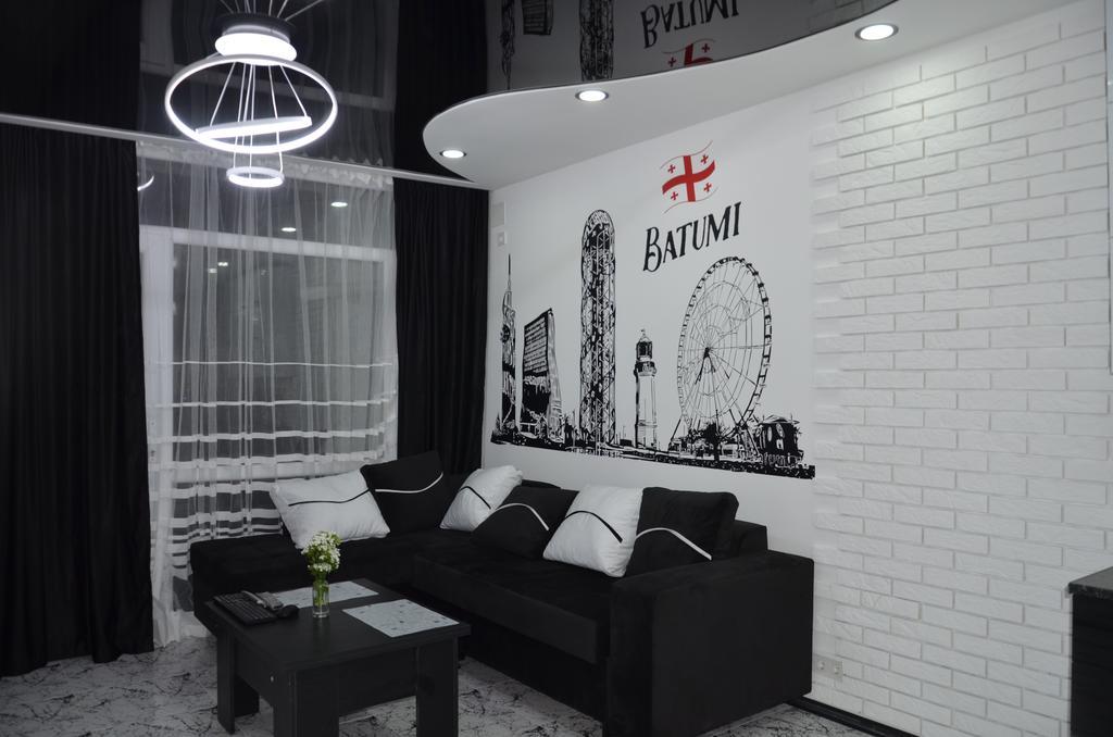 Studio "Black - White" บาทูมิ ภายนอก รูปภาพ