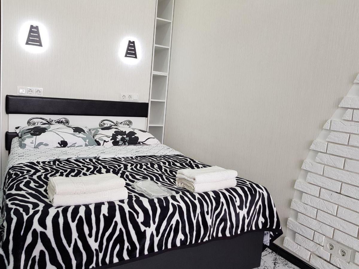 Studio "Black - White" บาทูมิ ภายนอก รูปภาพ
